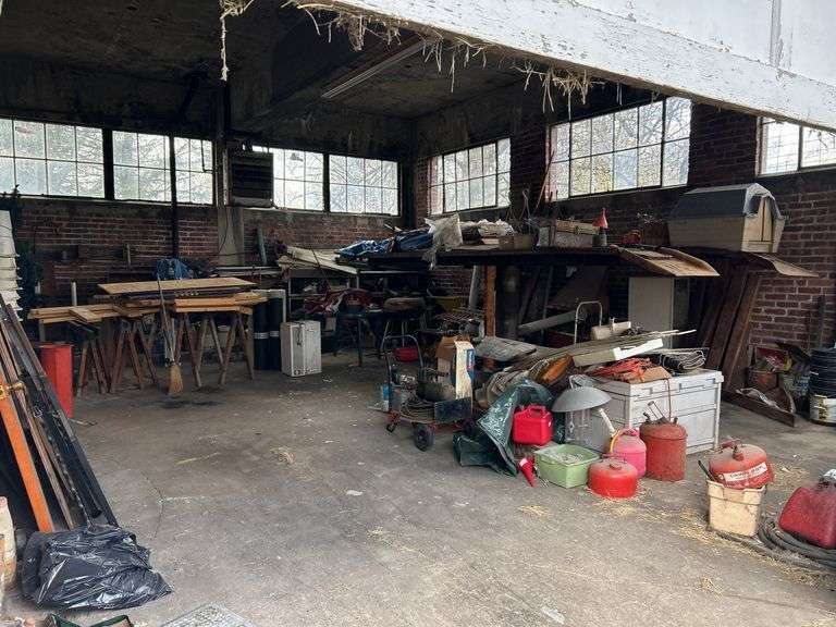 Barn Cleanout - Canal Winchester