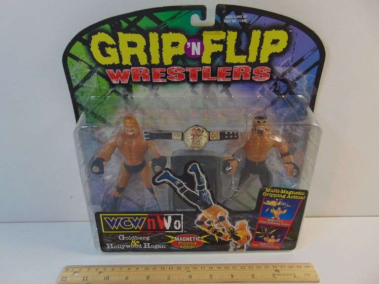New 1999 Toy Biz WCW Grip N Flip Wrestlers Goldberg & Hollywood Hogan