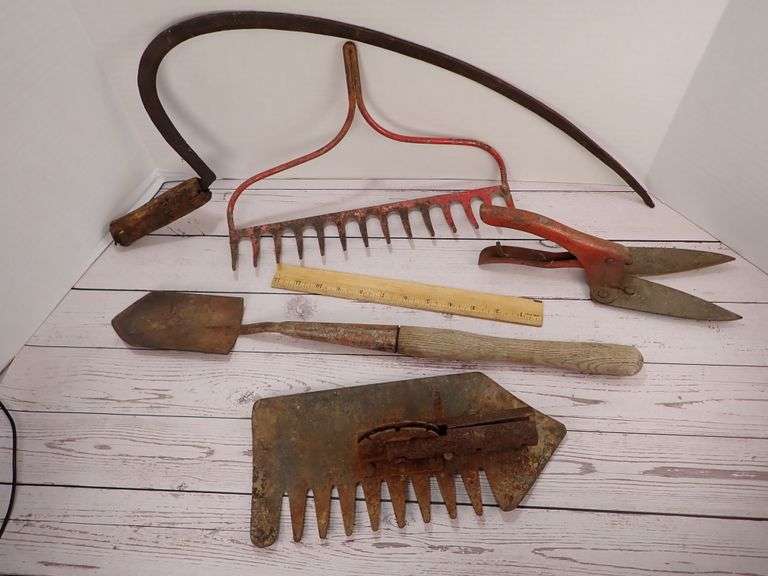 Antique Primitive Garden / Outdoor tools