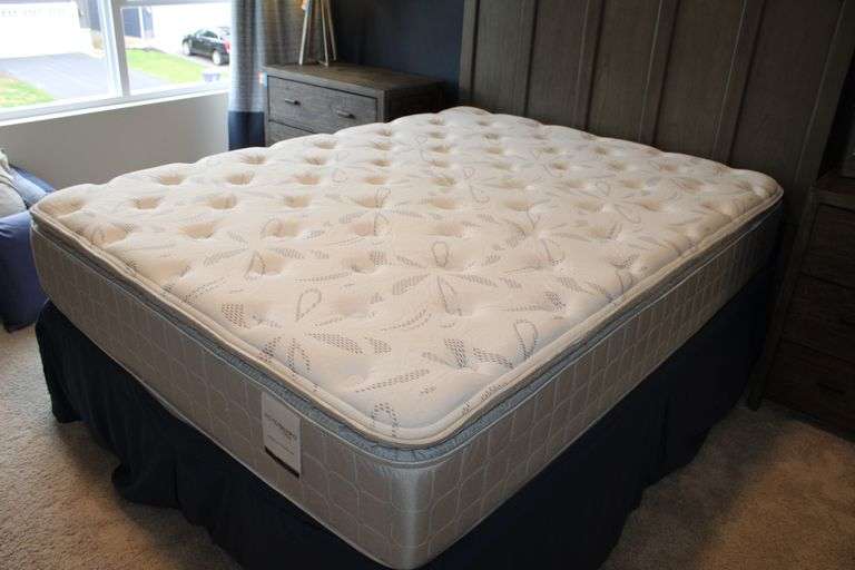 Queen Mattress &amp; Box Spring - Auction Ohio
