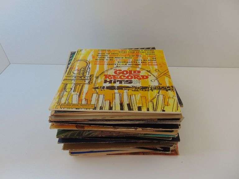 f Lot of (50) Vintage 33 RPM Records In Good Condition
