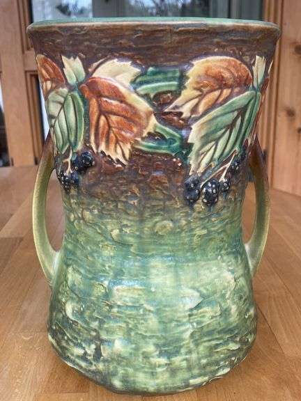 Roseville Blackberry Vase – #577-10