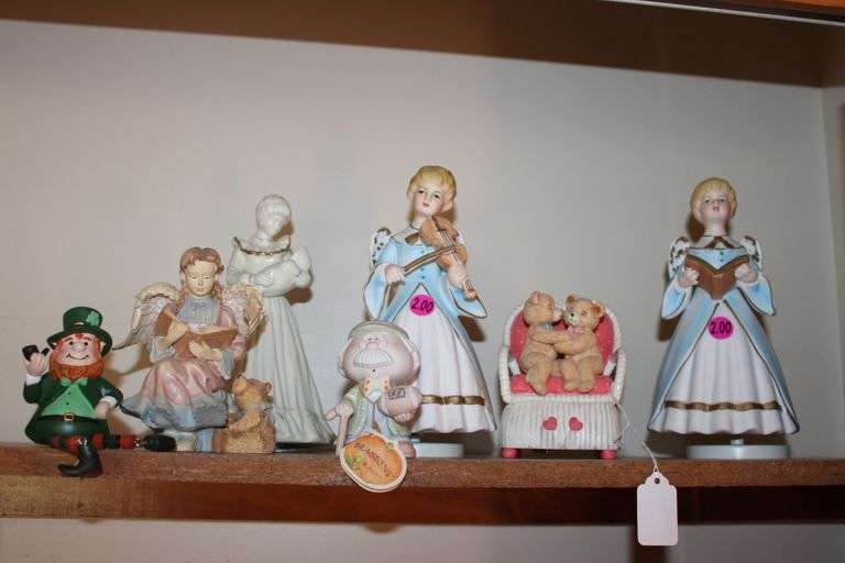 Vintage Porcelain Figurines - Auction Ohio