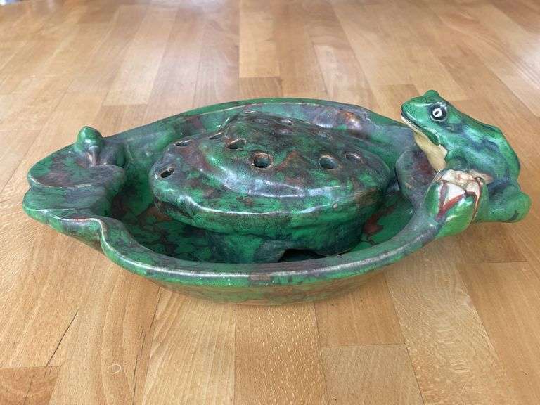 Weller Coppertone Frog & Bowl – 4" H x 10" W – Marked on Base