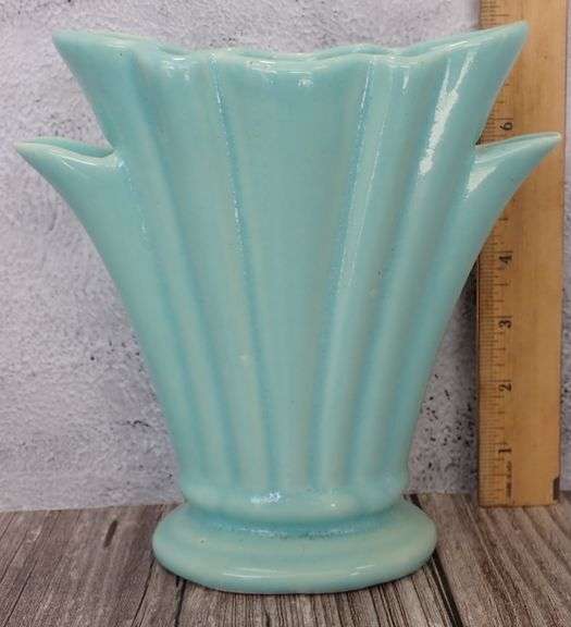 Camark Pottery Turquoise Fan Vase USA
