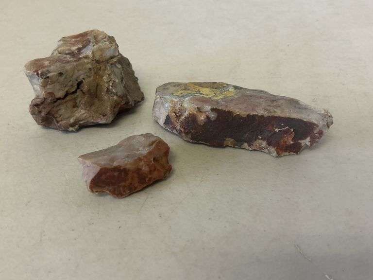 Rocks, maybe Flint
