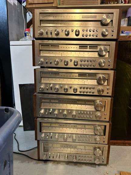 6 Realistic Am/Fm stereo receivers