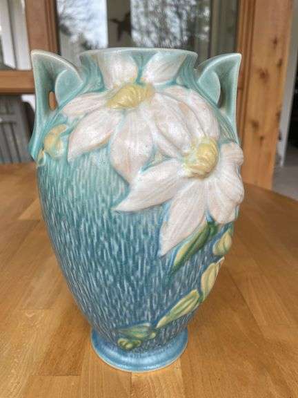 Roseville Clematis Vase – #110-9