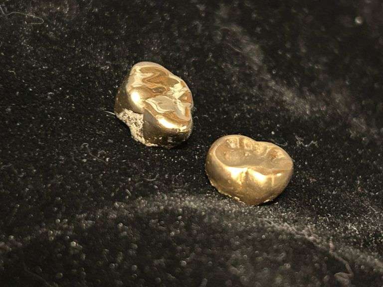 2 pieces of dental gold prob 16k or better (total 6.6 grams)