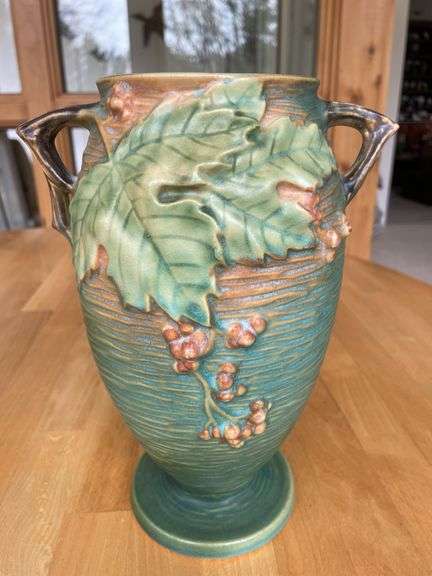 Roseville Bushberry Vase – #35-9