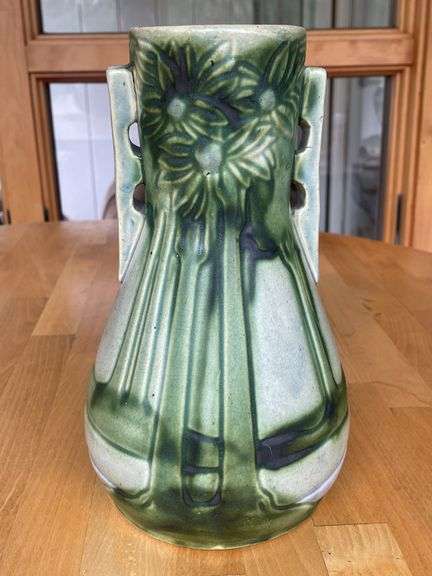 Roseville Vista Vase – 10" – Double Handle