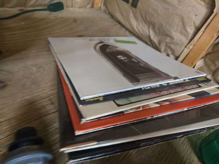 Assorted stuff and things - Auction Ohio