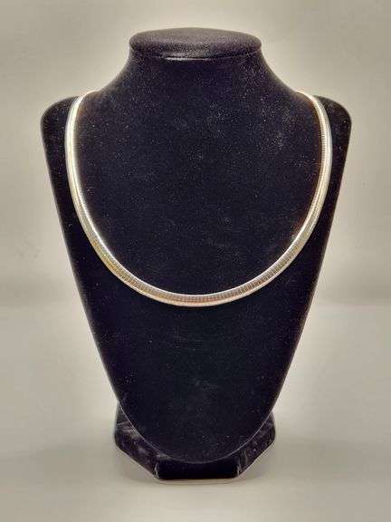 Classic Milor Italy Sterling Silver 925 Omega Necklace Normal Wear 22”L x 1/4”W