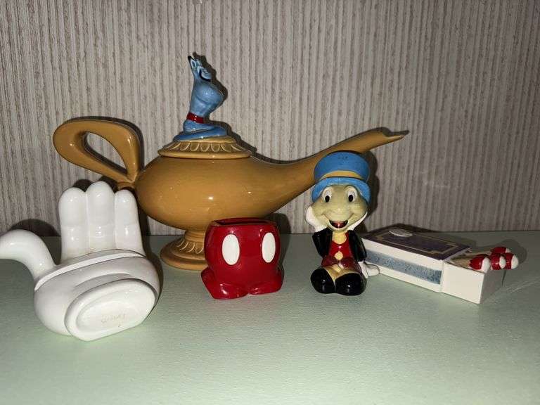 Disney Aladdin Lamp & Jiminy Cricket