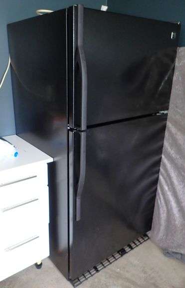 Working Kenmore Coldspot 21.9 cu. ft. Top Freezer Refrigerator in Black