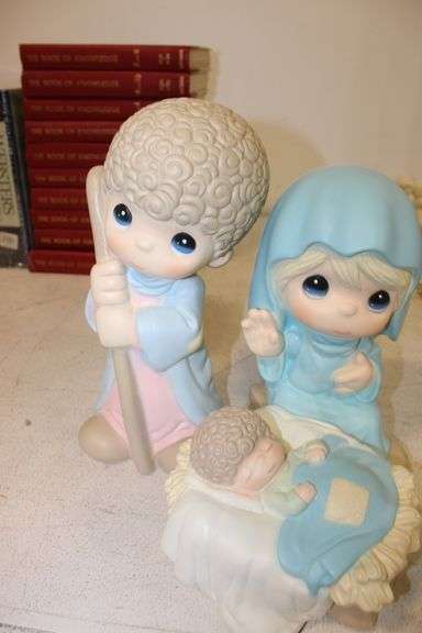 Precious Mo9ments Nativity Figures