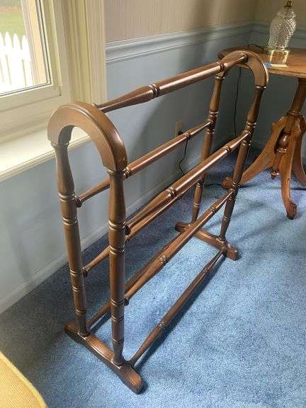 Quilt Rack - Auction Ohio