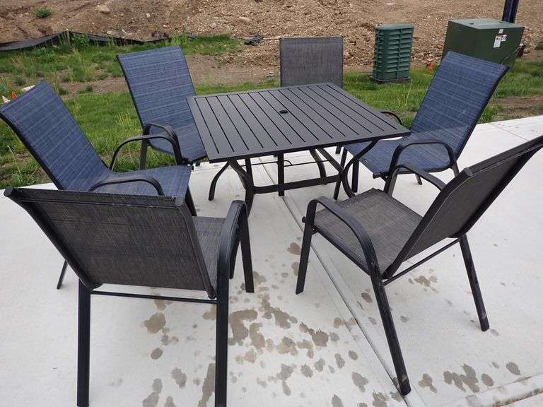 Outdoor Aluminum Table with Six Aluminum Outdoor chairs
