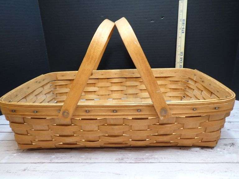 Longaberger 1990 18"x 12" Gathering Basket