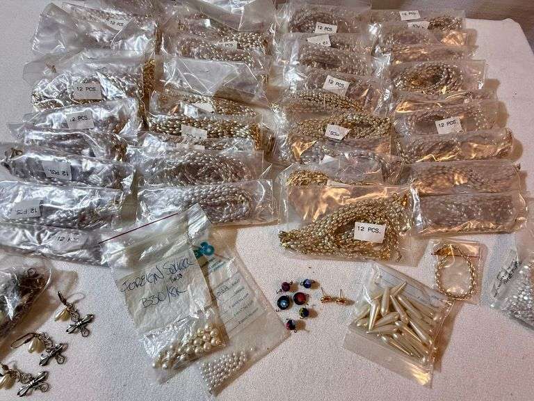 New Pearl Bracelets in Packages