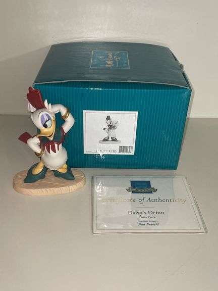 Daisy Debut Figurine