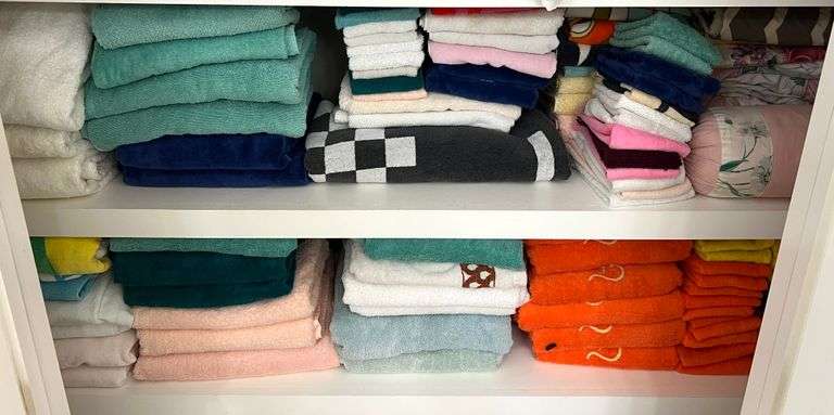 Bath Towels & Soft Goods - Auction Ohio