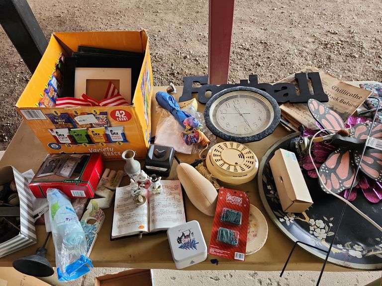 Assorted Items, Wall Decor, Holiday, Etc.