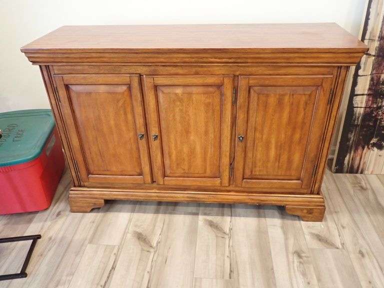 Ashley Furniture Villa Marie Cherry Stain Finish Buffet, model D327-80