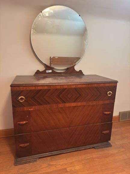 Antique dresser w/ Mirror