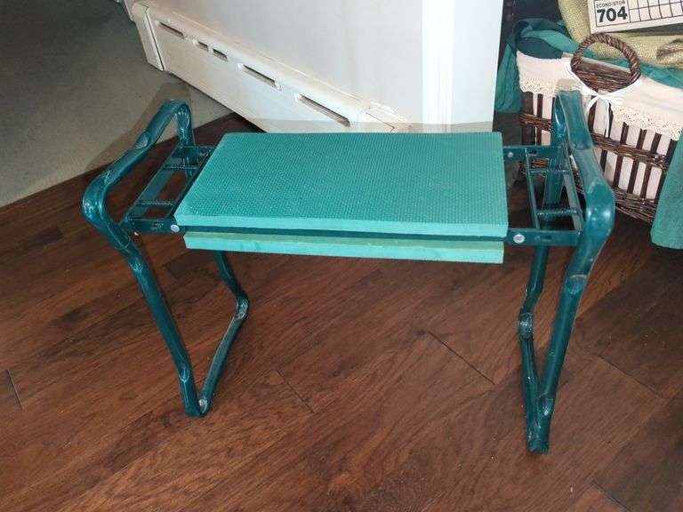 Garden stool - Auction Ohio