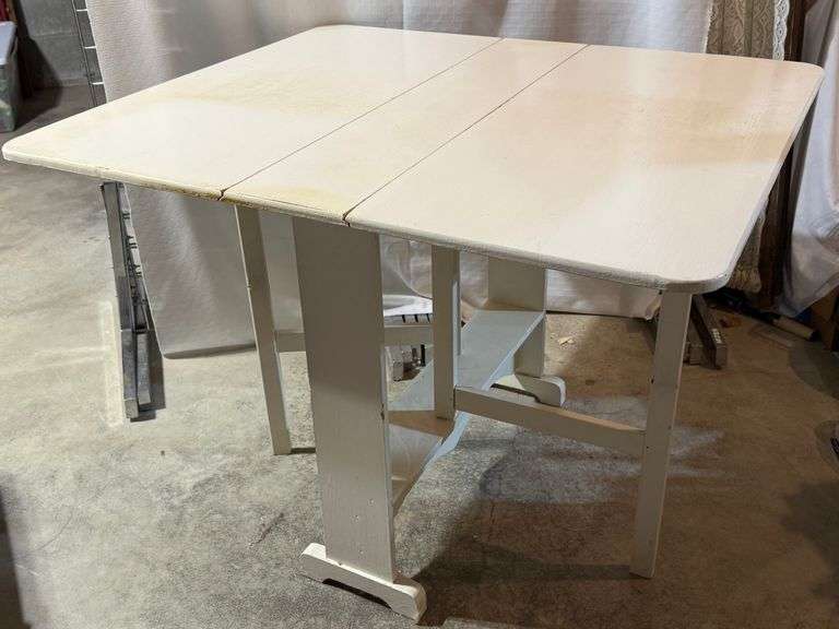 White Gate-leg Table
