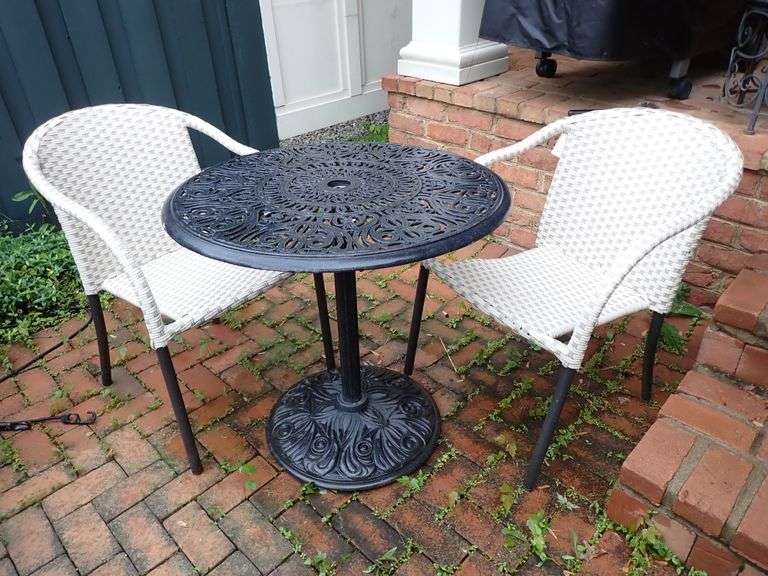 Outdoor Tuscany Style Cast Iron Bistro Table & Chairs