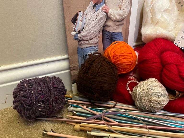 Yarn Knitting Supplies Auction Ohio