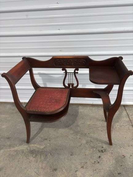 Rare Duncan Phyfe-style telephone or gossip table