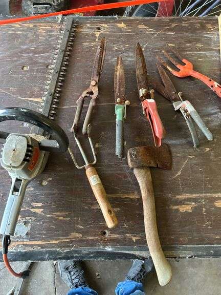 Hedge Trimmers/Lawn Tools