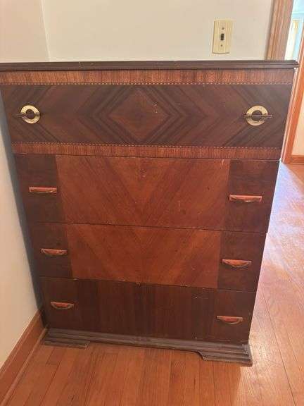 Antique Chest of Drawers