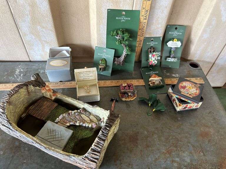 Miniature Resin Garden Decor Planter 12"X6"X5"