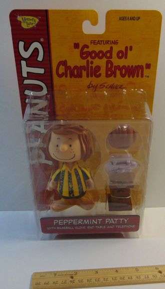 New Memory Lave 2002 "Good ol Charlie Brown" Peppermint Patty Action Figure