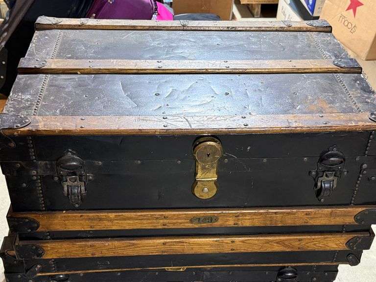 Vintage Footlocker Style Trunk With Working Key