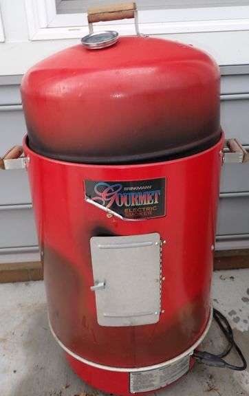 Brinkmann Gourmet Electric Smoker w/cover