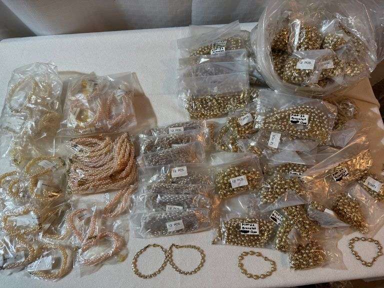 Hundreds Of NEW Faux Pearl Bracelets!