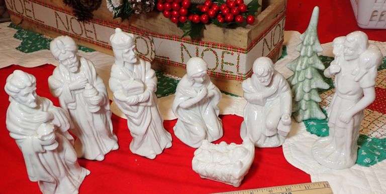 8pc White Porcelain Nativity Set - 3 wise men - Mary Joseph Baby Jesus - Tree & Sheppard