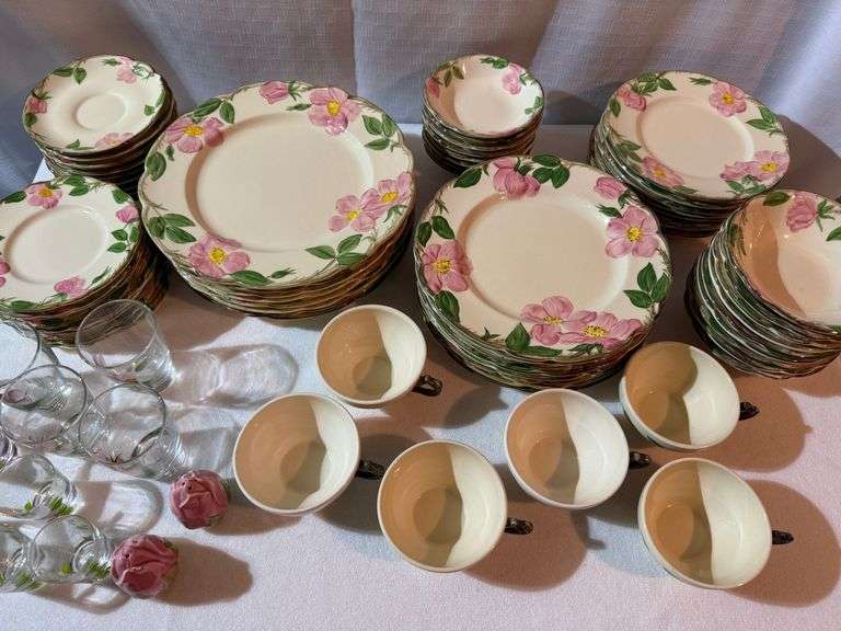 77 Pieces (8 Place Settings) Franciscan Desert Rose China