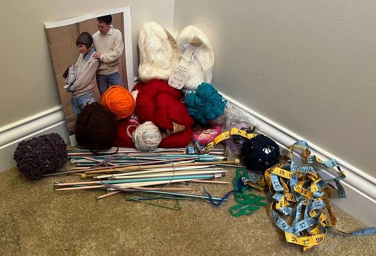 Yarn Knitting Supplies Auction Ohio