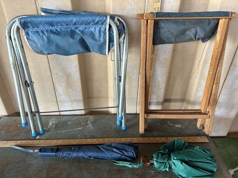 2 Folding Chairs & 2 Umbrellas