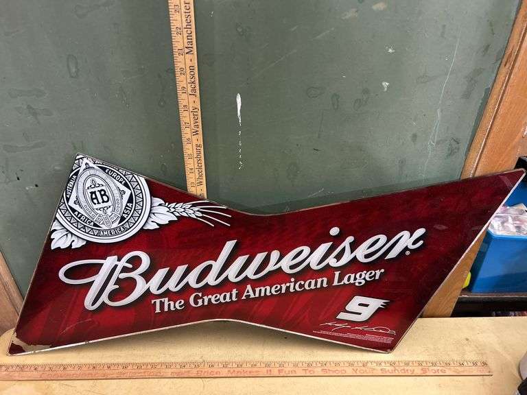 2009 Glass Budweiser 3 Corners Have Small Chips