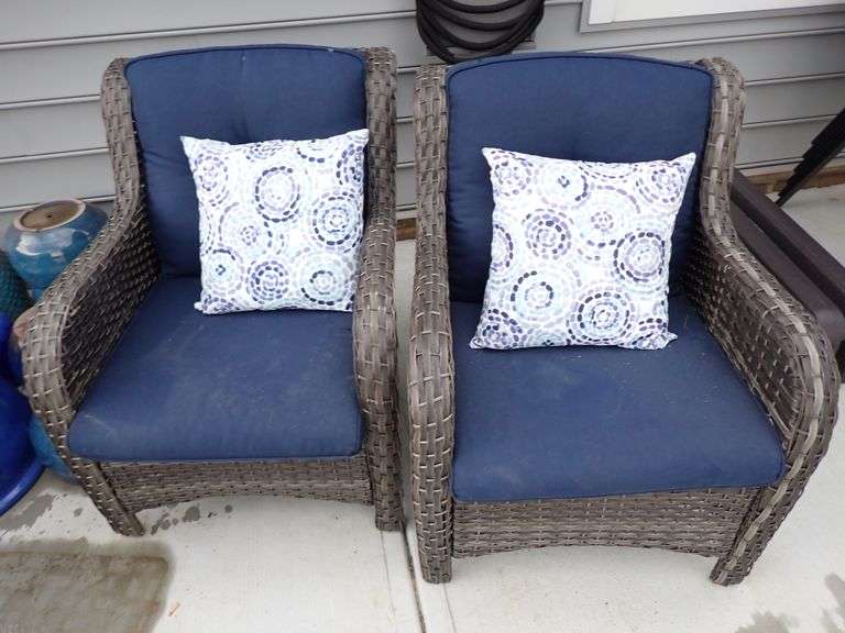 Matching set of Outdoor Faux Wicker Outdoor Cushion Chairs w/accent pillows