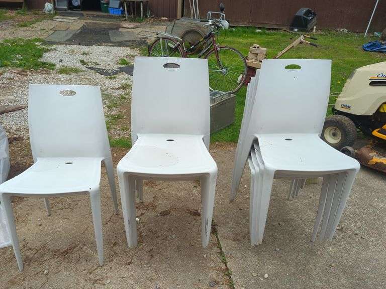 6 White chairs
