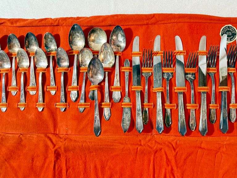 Vintage Silverplate Flatware In Original Case