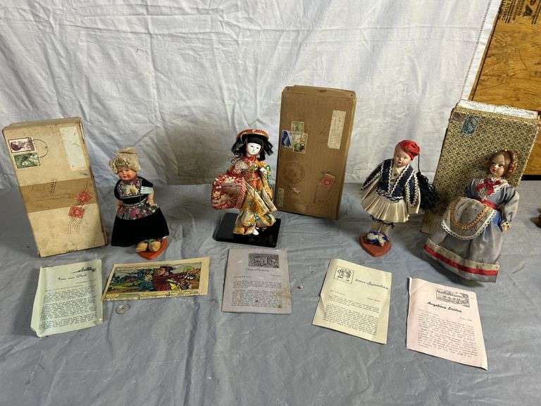 Dolls From Around the World - Auction Ohio